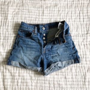 Levi buttonfly high waisted shorts